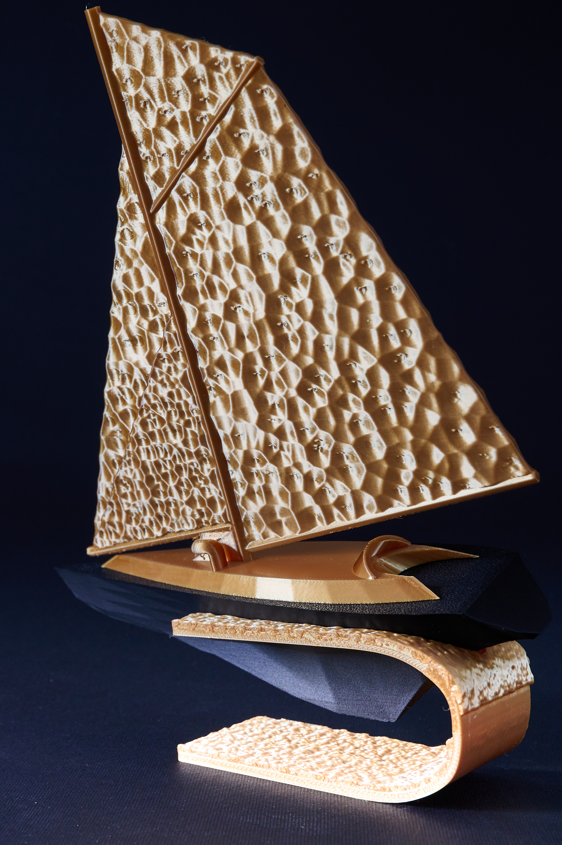For those who love the sea: collectible objects inspired by celebrated sailing boats.