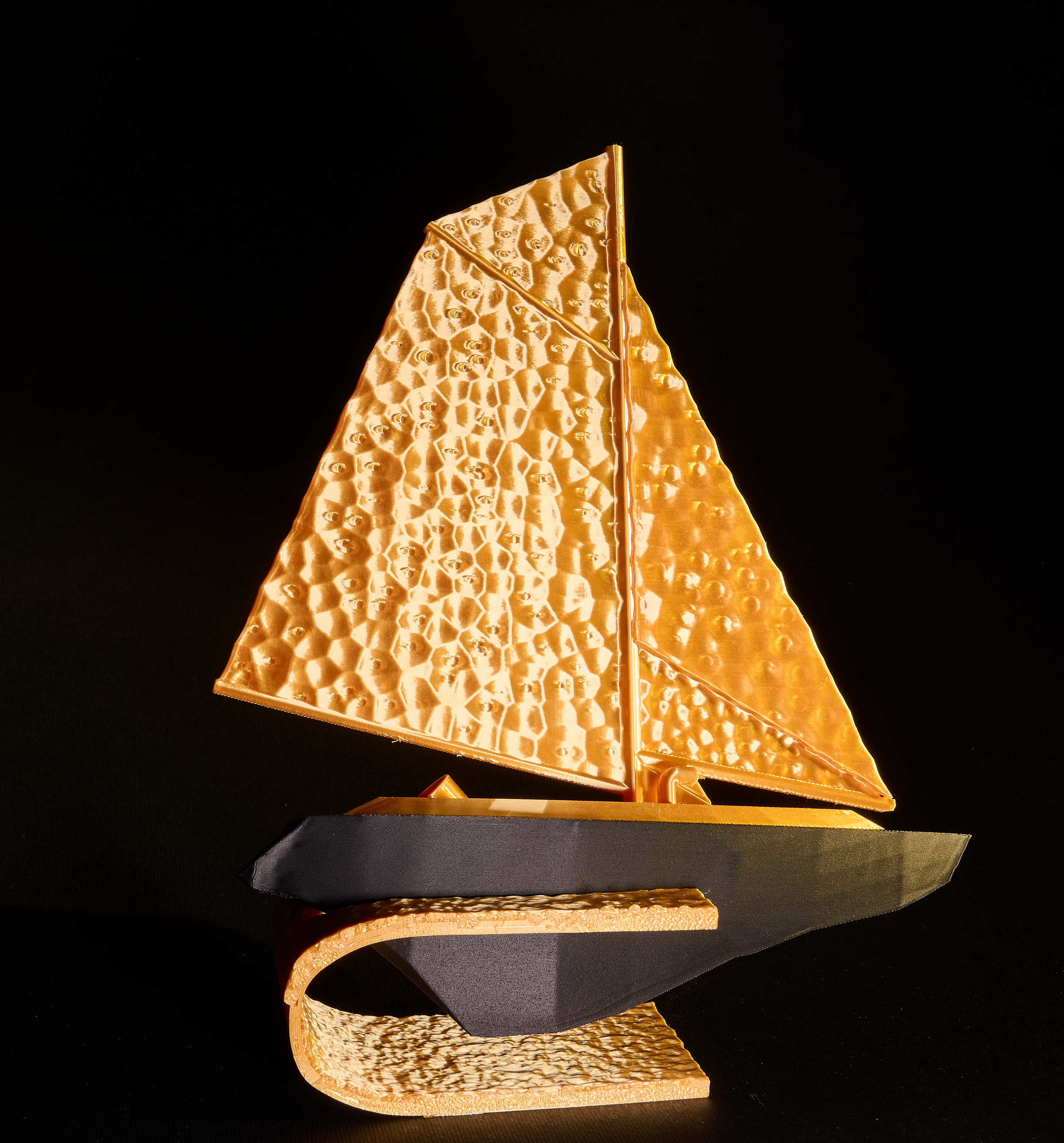 Sailboat Wind Gold, detail 1