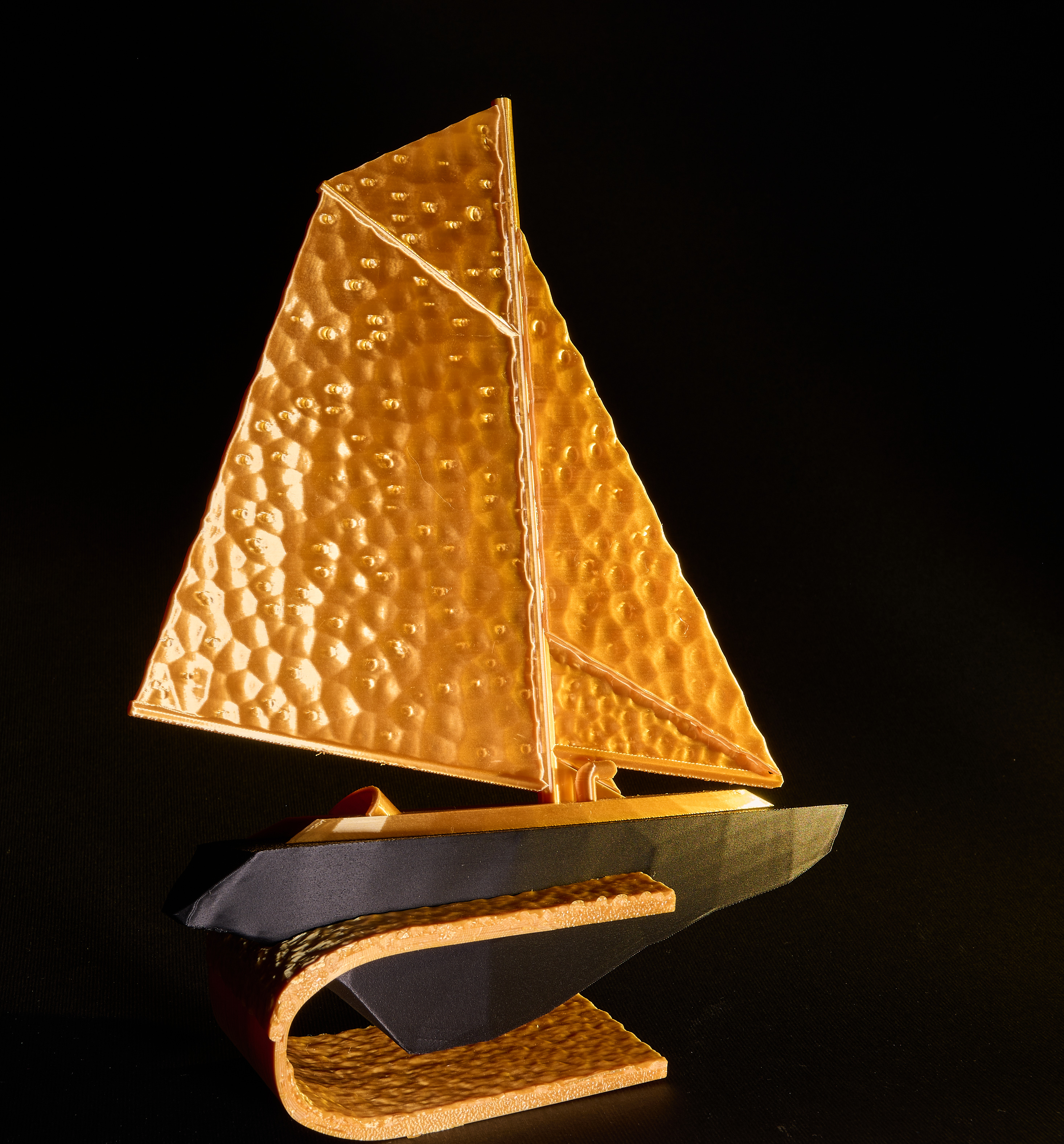 Sailboat Wind Gold, detail 3